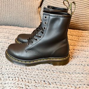 Dr Martens Women’s Combat 1460 Boots